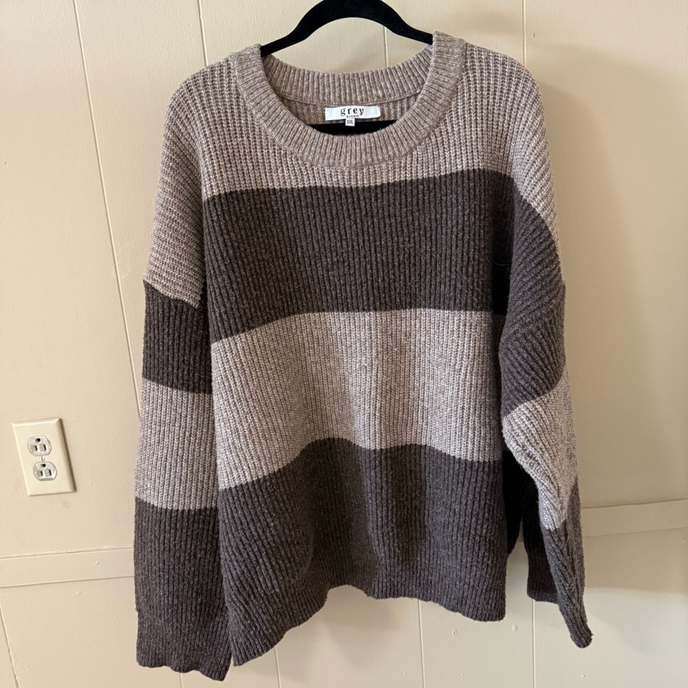 Size XXL Grey Bandit Beige & Brown Striped Sweater